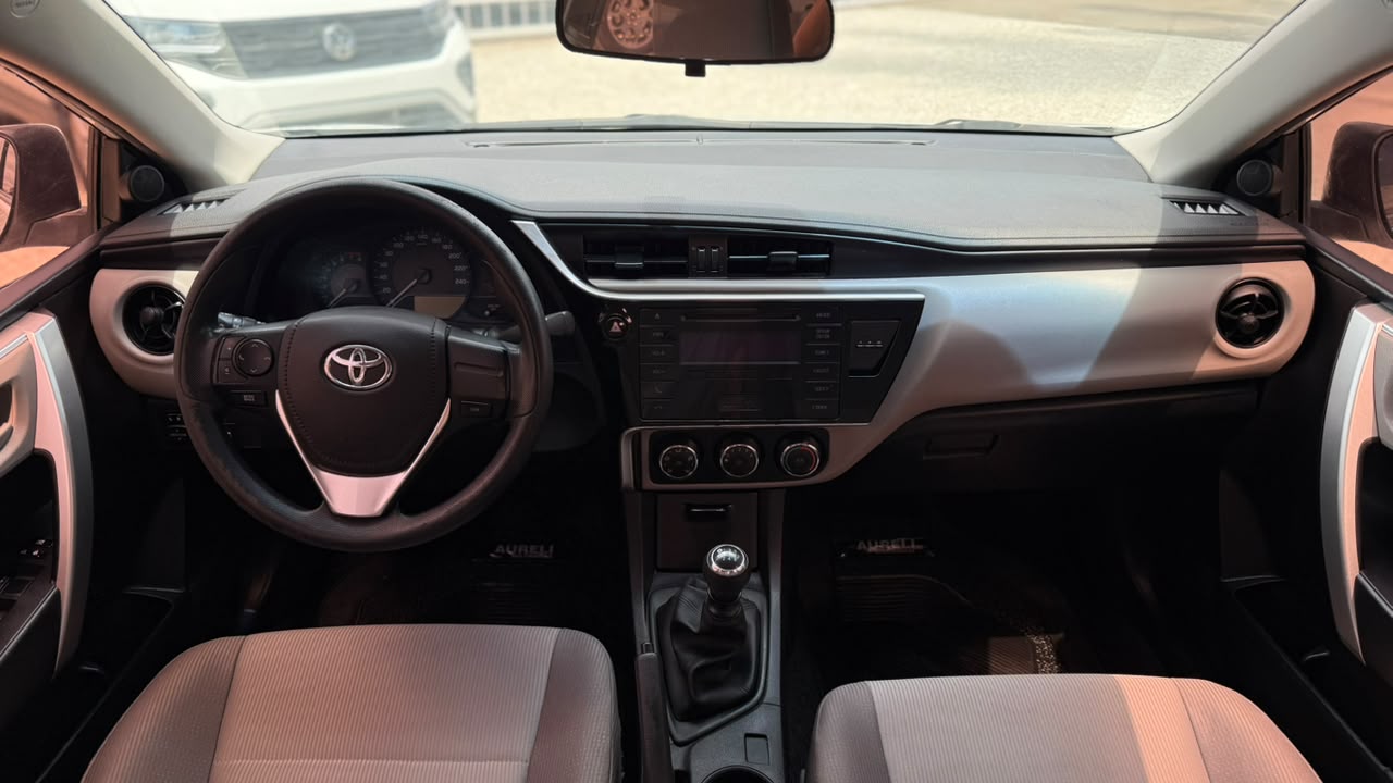 TOYOTA - corolla  xli  1.8  - MANUAL  - 2017